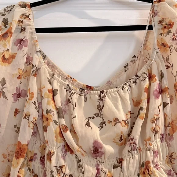 TRIXXI Floral Long Sleeve Blouse with Sweet Heart Neckline NWT - Picture 2 of 6